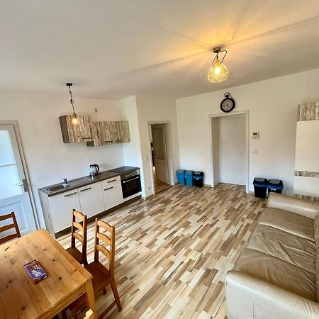 Monteurwohnung Leoben, Zentral Leoben  Esterno foto