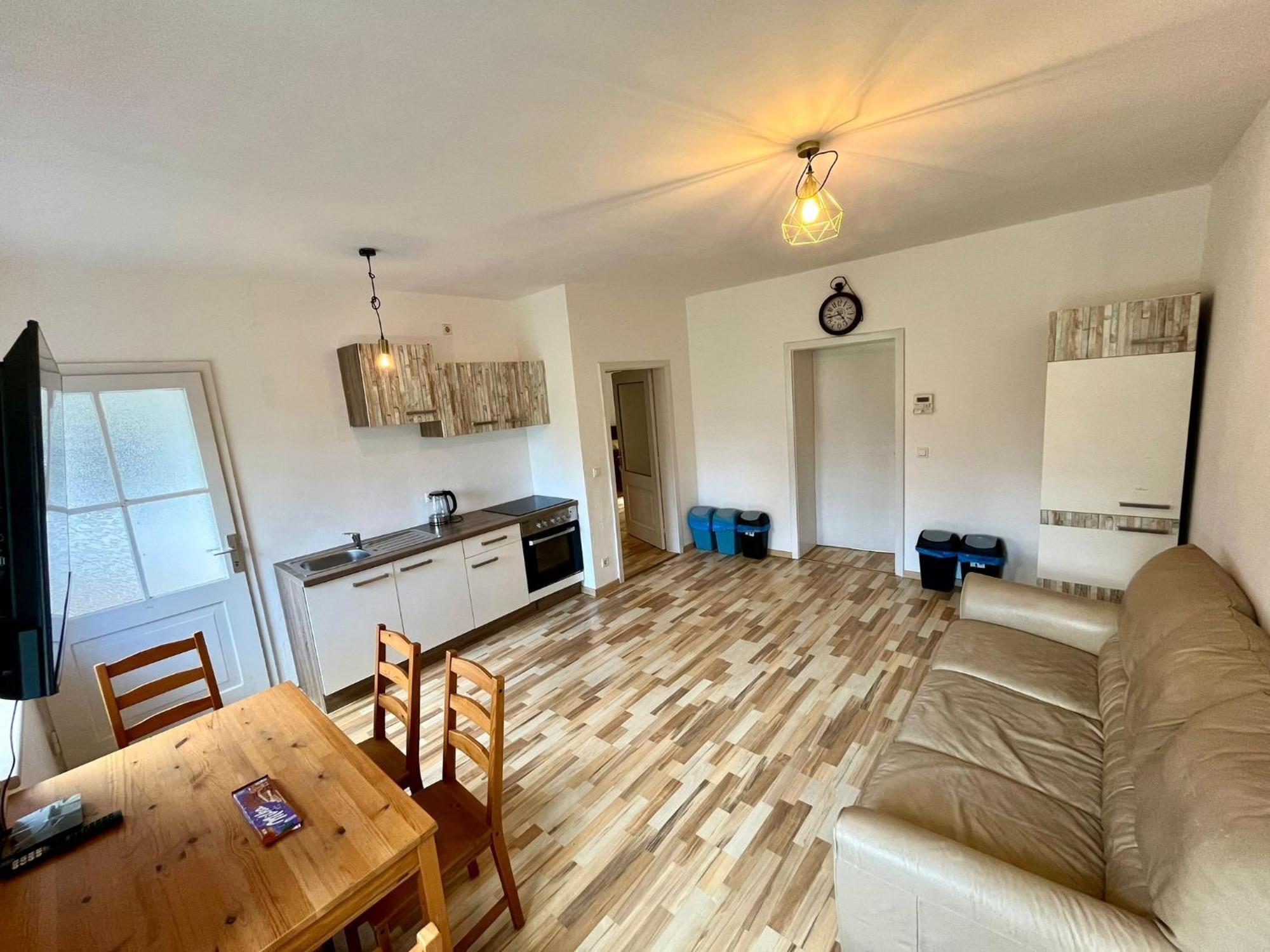 Monteurwohnung Leoben, Zentral Leoben  Esterno foto